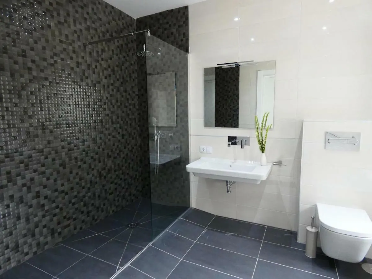 Amazing Villa By The Sea Benalmadena 阿罗约德拉迷雅 0*,  西班牙